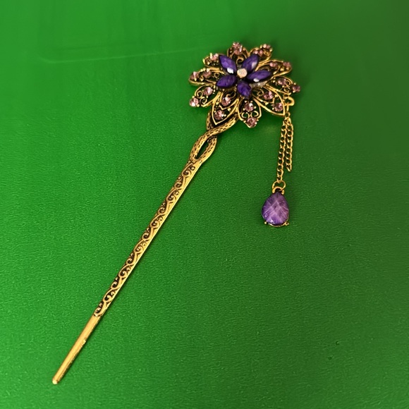 Hair accessories - Picture 2 of 3